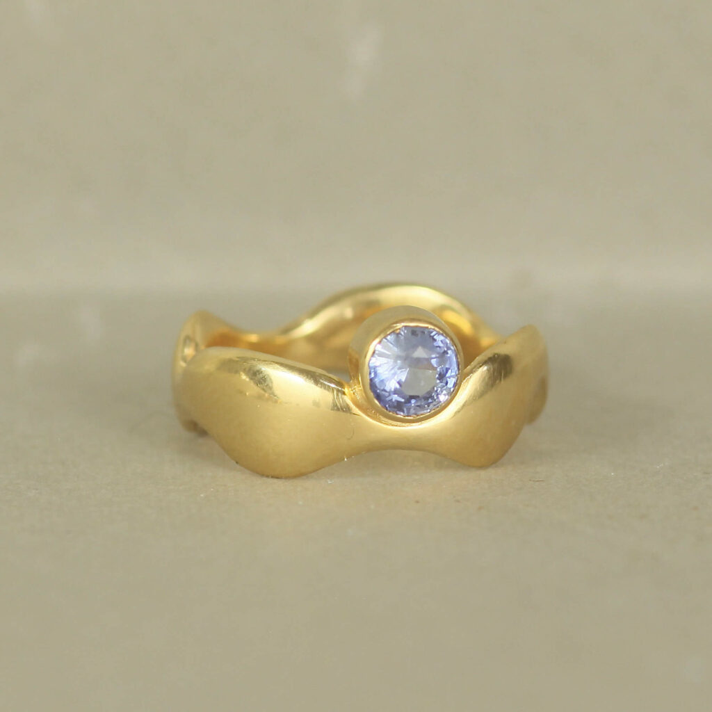 18ct Gold Blue Sapphire Surrealist Ring